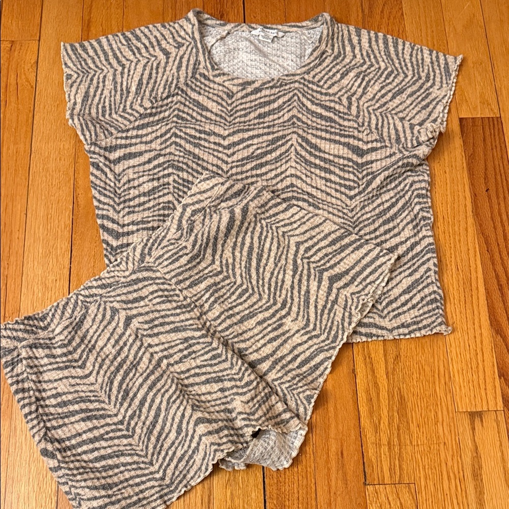 American Eagle Outfitters Women's Zebra-Print Pajama Set in Gray and Cream